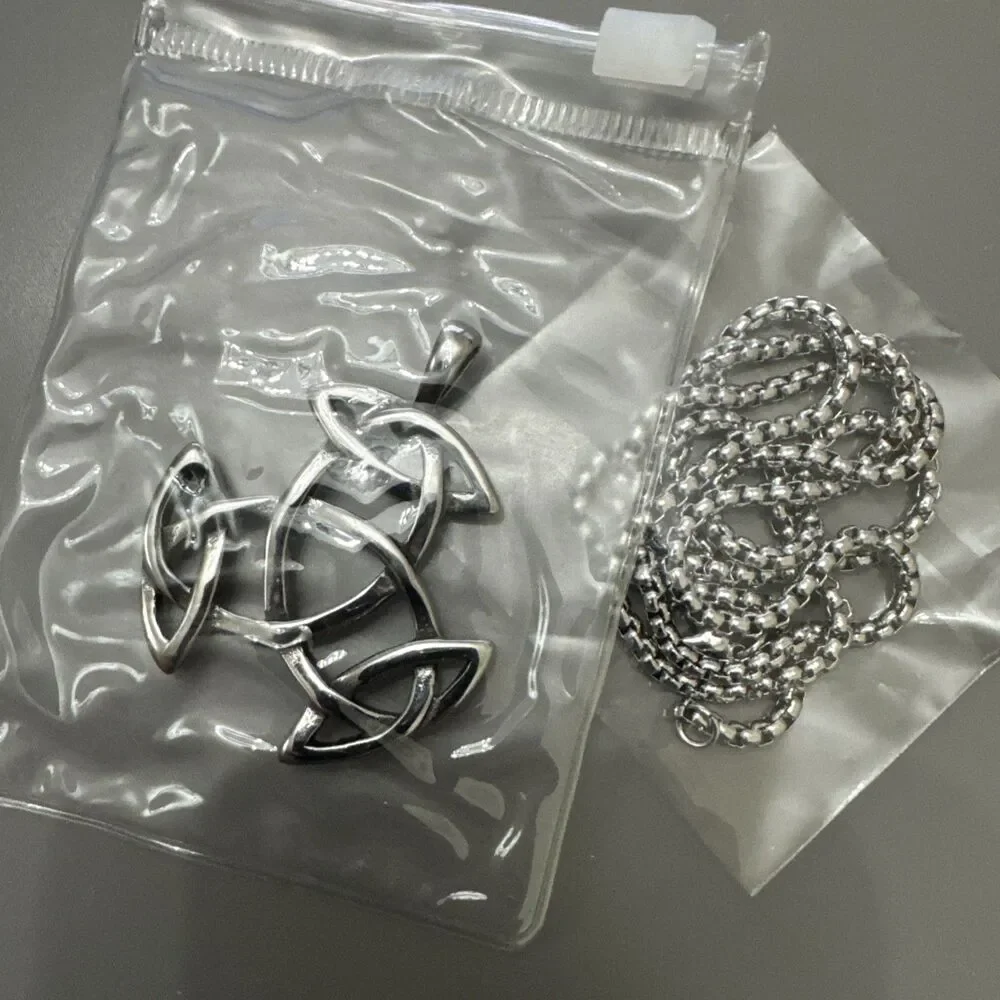 Unisex Stainless Steel Pendant Celtic Triquetra Trinity Knot Pendant 24” Chain
